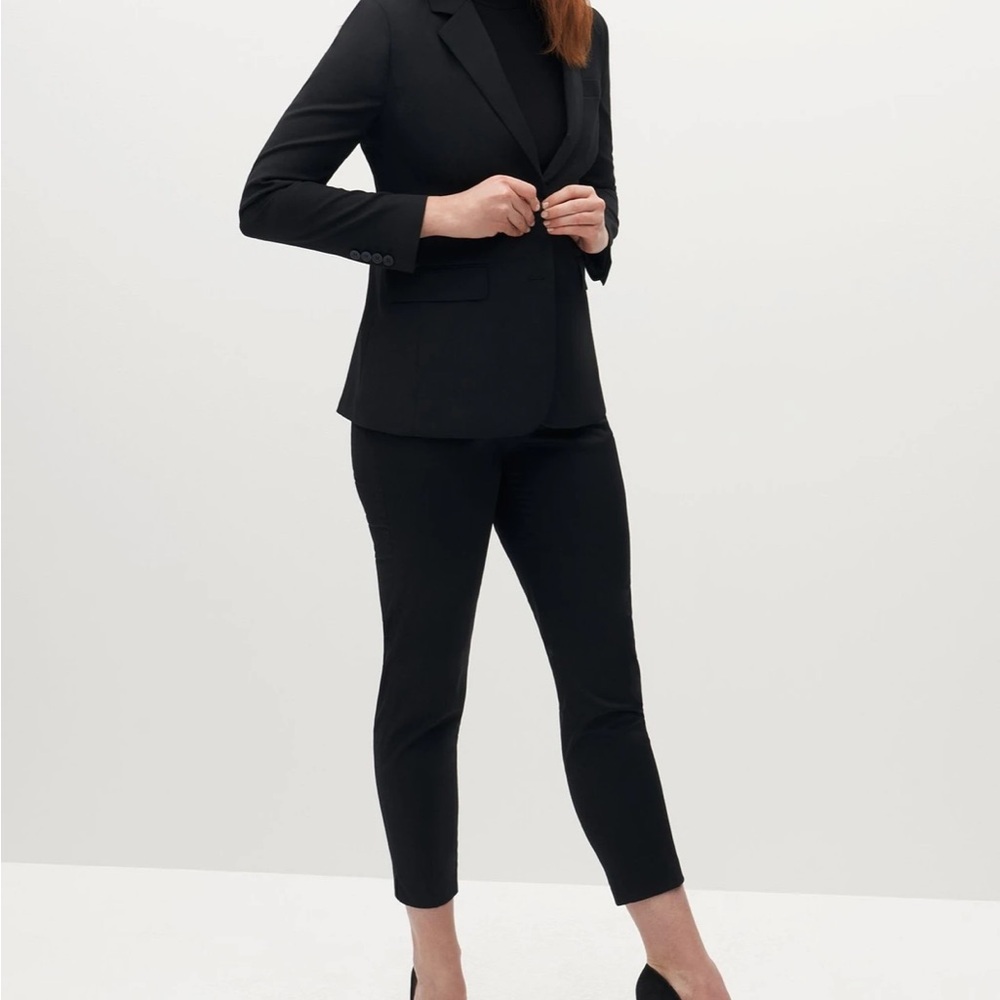 Women’s Suitshop